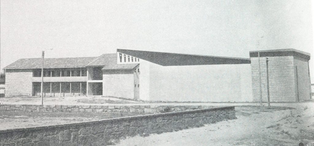 Centro Paroquial das Caxinas